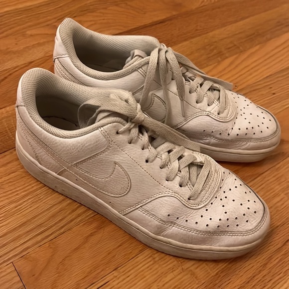 Nike Dunk Lows - Picture 3 of 4